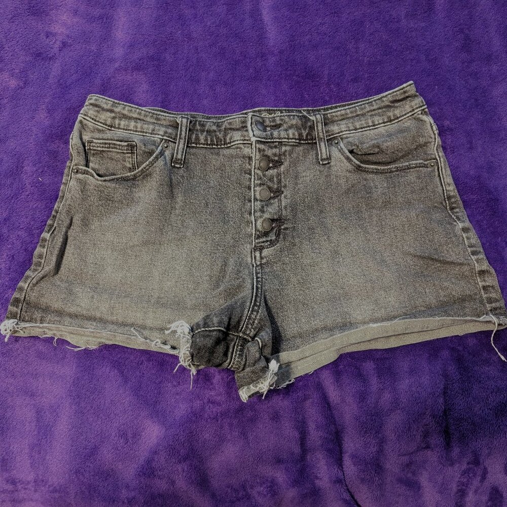 Universal Thread Button fly Cutoff Shorts